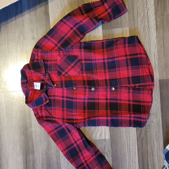 5t Long Sleeve Button Down Bundle - Picture 3 of 3